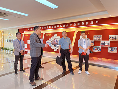 山西省曲沃縣非公黨委來(lái)星星集團(tuán)調(diào)研指導(dǎo)黨建工作